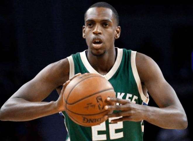 们在比赛初 们在比赛初