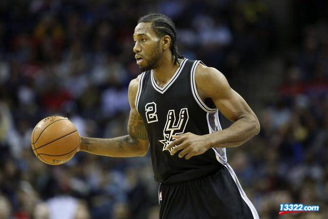 中场的逼抢 中场的逼抢